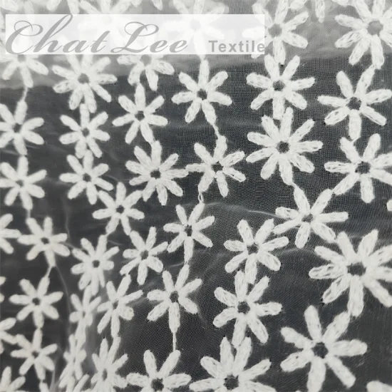 Tissu brodé en maille de fleurs blanches en Organza 100% Polyester, pour femmes et filles, vêtement robe
